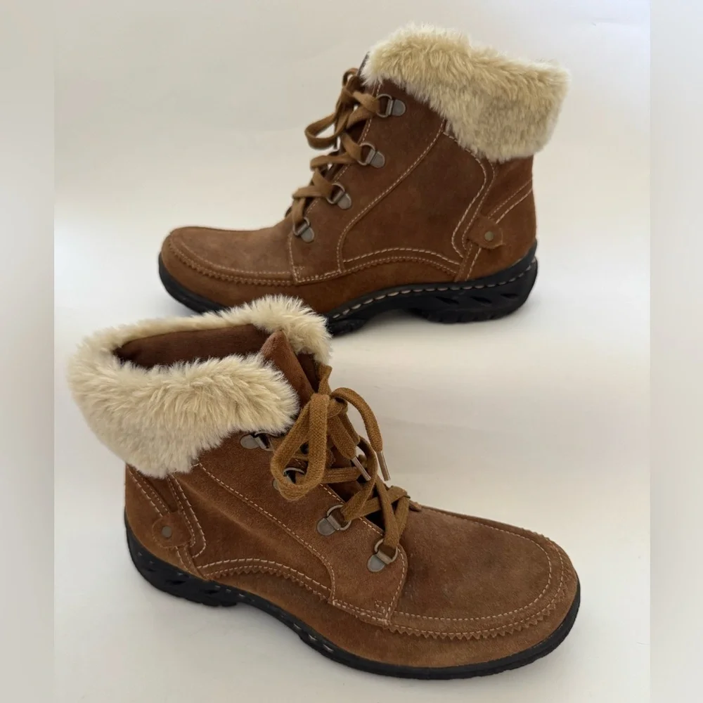 Bass Lonewolf Women 9.5 Tan Suede Faux Fur Trim Lace Up Winter Ankle Boots